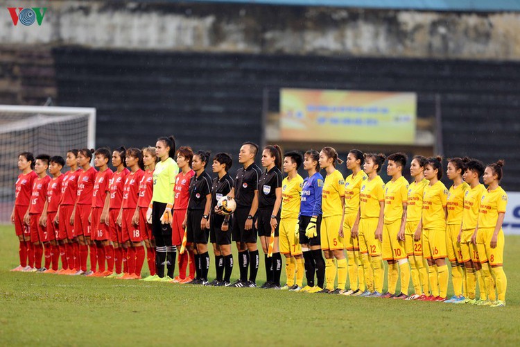 hcm city 1 fc lifts vietnam women’s football championship trophy hinh 1