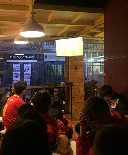 four famous coffee shops located in hanoi perfect for football fans hinh 6