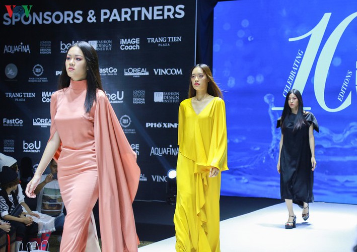 designers poised to debut fashion collections at vietnam international fashion week hinh 4