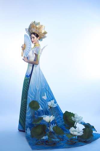 hoang hanh reveals national costume of 5,000 crystals for miss earth show hinh 10