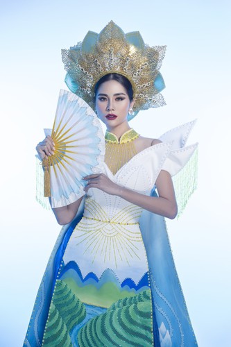 hoang hanh reveals national costume of 5,000 crystals for miss earth show hinh 2