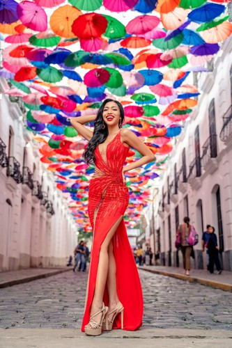 kieu loan comes sixth in top 21 at historic crowns fashion show hinh 5