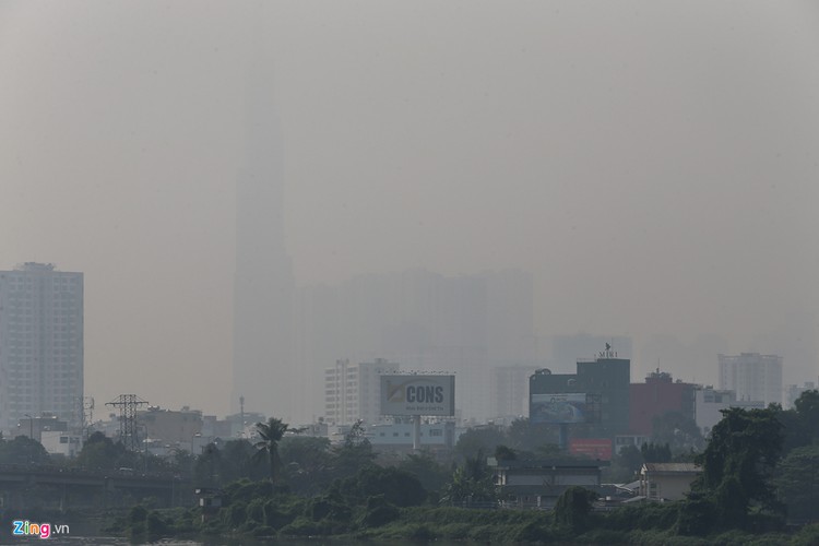 citizens of hcm city wake to a city blanketed in thick fog hinh 2