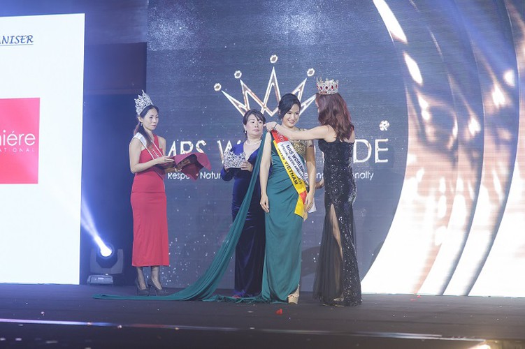 hoang hat finishes among top 10 of mrs worldwide 2019 hinh 1