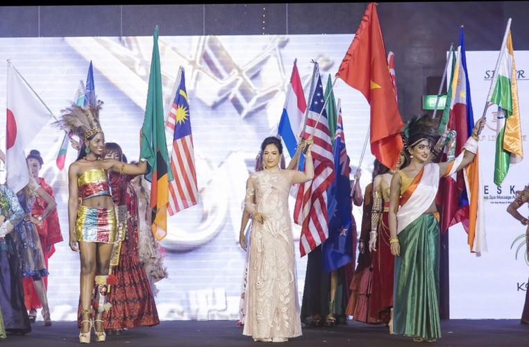 hoang hat finishes among top 10 of mrs worldwide 2019 hinh 3