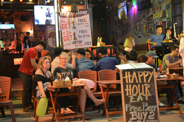 best spots for a halloween hangout in ho chi minh city hinh 1
