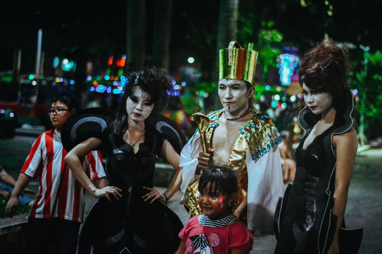 best spots for a halloween hangout in ho chi minh city hinh 8