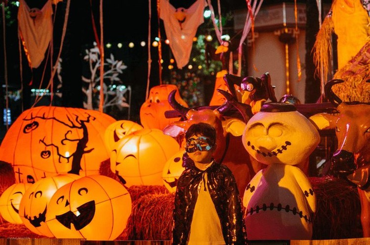 best spots for a halloween hangout in ho chi minh city hinh 9