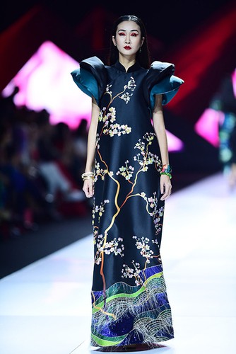 stunning designs by thuy nguyen unveiled at vietnam international fashion week hinh 8