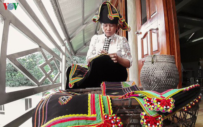 pieu scarf in thai ethnic people’ life hinh 5