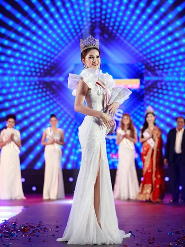 yen trang wins miss asia 2019 crown hinh 1