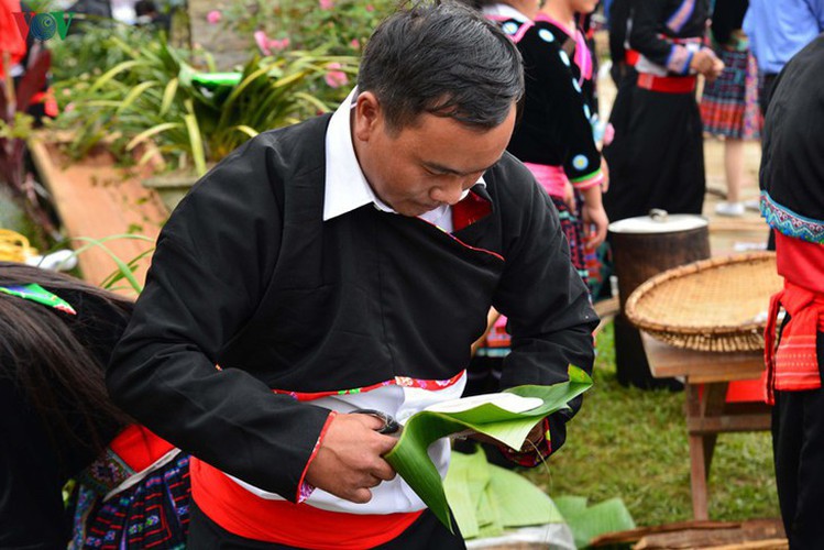 h’mong round sticky rice cakes in northwest vietnam hinh 10