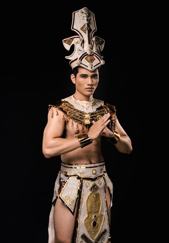 van tuan wins mister grand international 2019 crown hinh 8