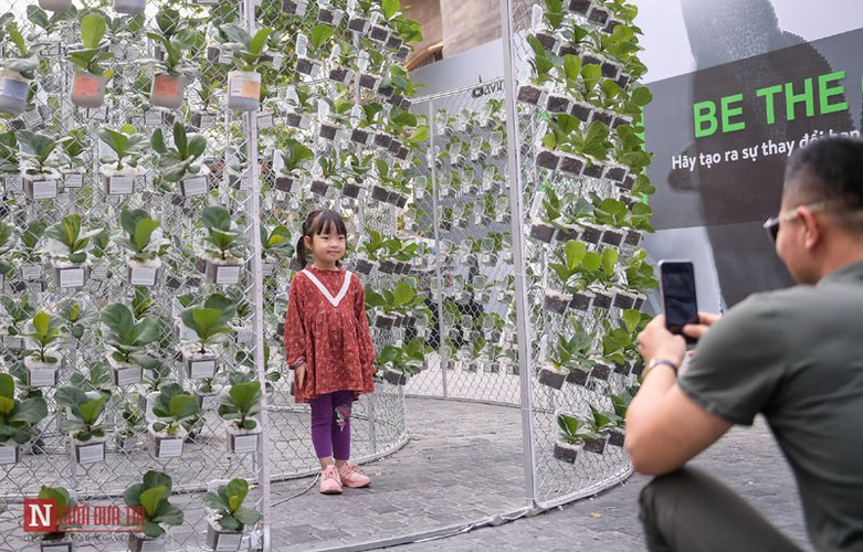 unique exhibition showcasing recycled plastic opens in hanoi hinh 13