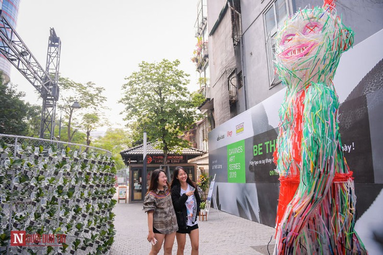 unique exhibition showcasing recycled plastic opens in hanoi hinh 4