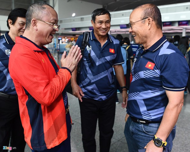 vietnam’s u22s depart from hcm city for sea games 30 hinh 2