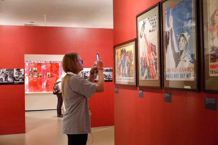 ao dai exhibition at vietnamese women’s museum hinh 10