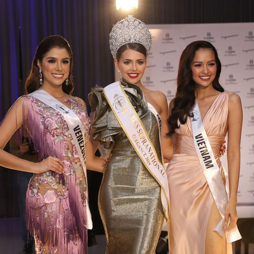 ngoc chau comes second in miss supranational’s miss elegance segment hinh 2