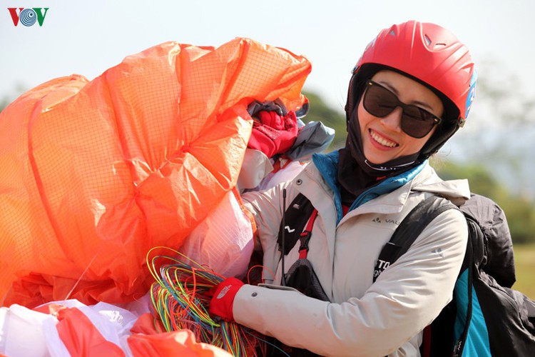 putaleng international paragliding competition concludes in lai chau hinh 10