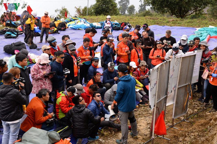 putaleng international paragliding competition concludes in lai chau hinh 11