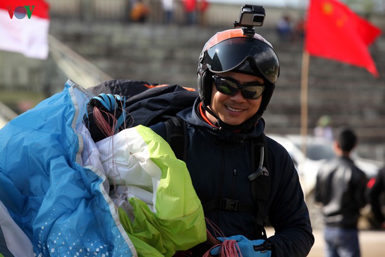 putaleng international paragliding competition concludes in lai chau hinh 4