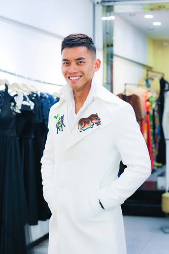 manh khang throws himself into busy schedule at mister supranational 2019 hinh 1