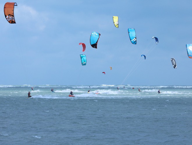 ninh thuan plays host to international kite surfing festival hinh 1