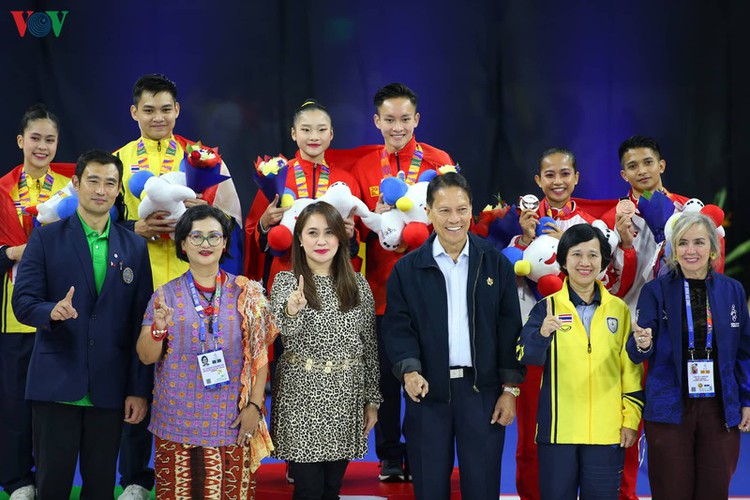 vietnamese athletes win 70 gold medals during ongoing sea games 30 hinh 11