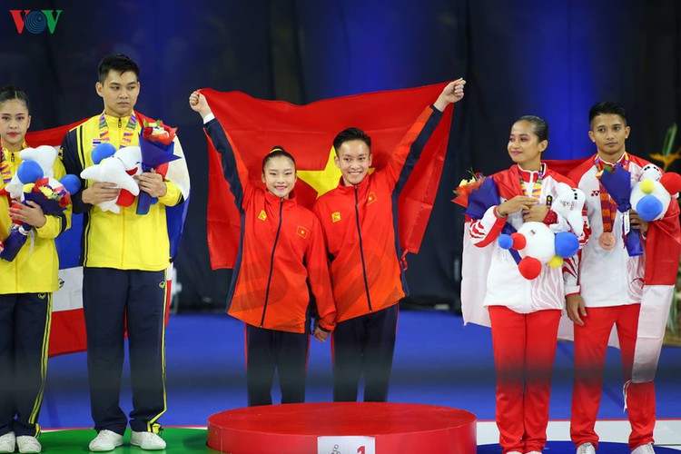vietnamese athletes win 70 gold medals during ongoing sea games 30 hinh 9