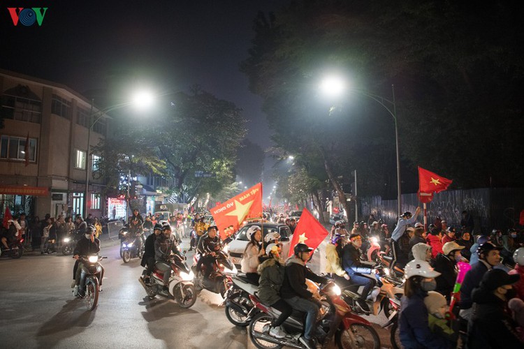 sleepless night following vietnam victory in men’s football at sea games hinh 2