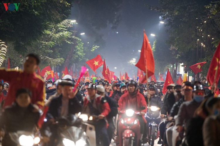 sleepless night following vietnam victory in men’s football at sea games hinh 4