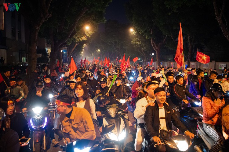 sleepless night following vietnam victory in men’s football at sea games hinh 7