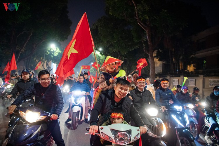 sleepless night following vietnam victory in men’s football at sea games hinh 8