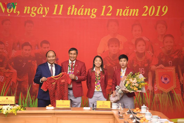 pm hosts welcome party praising vietnamese football’s success at sea games hinh 12