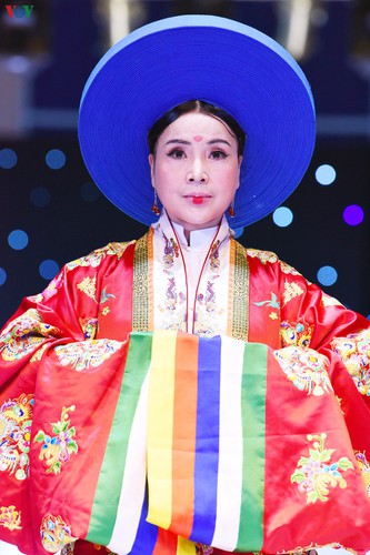 celebrities enjoy participation in vietnam international beauty & fashion week hinh 11