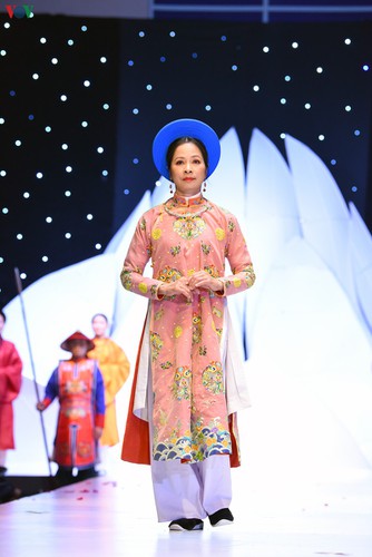 celebrities enjoy participation in vietnam international beauty & fashion week hinh 3