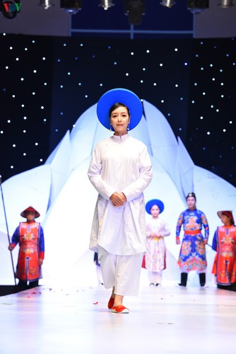 celebrities enjoy participation in vietnam international beauty & fashion week hinh 5