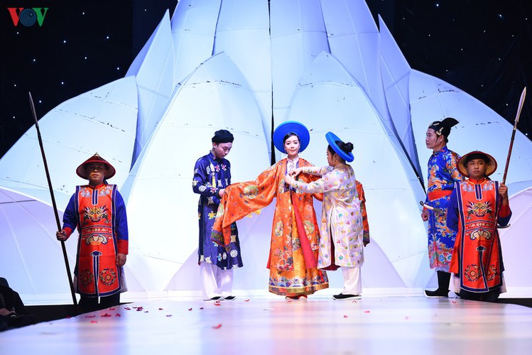 celebrities enjoy participation in vietnam international beauty & fashion week hinh 6