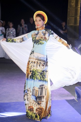 images showcasing world heritage sites featured on traditional ao dai hinh 2