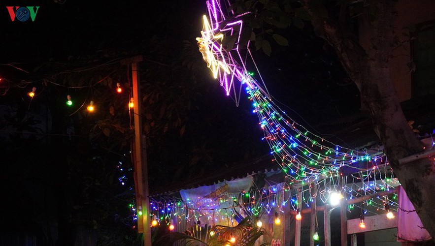 catholic parish in hcm city sparkles in buildup to christmas hinh 4