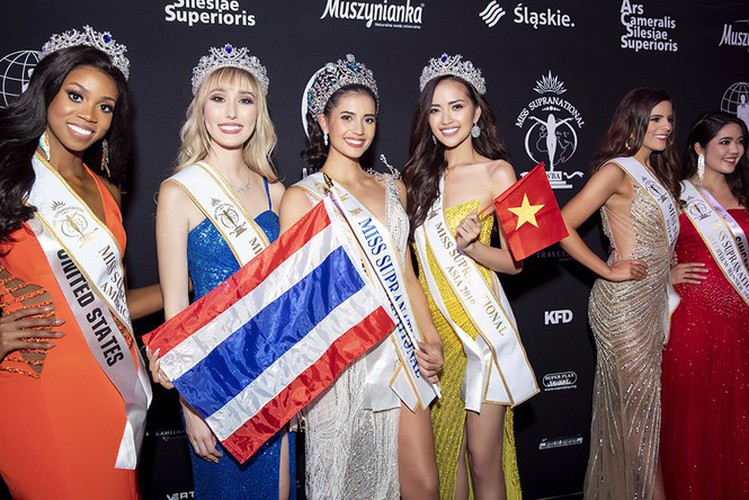 impressive outfits worn by vietnamese beauties in global pageants during 2019 hinh 12