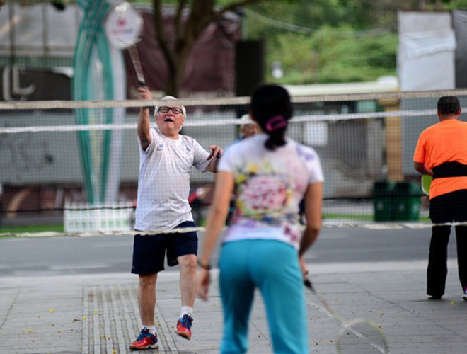 hanoi and ho chi minh city residents enjoy first day of 2020 hinh 24