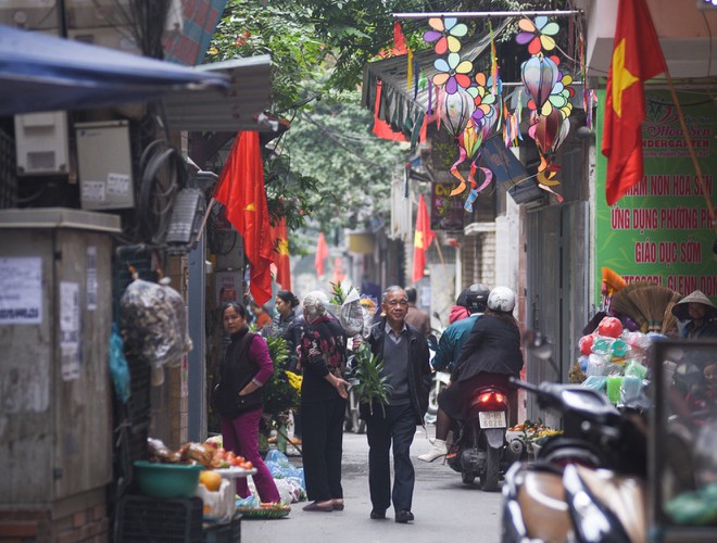 hanoi and ho chi minh city residents enjoy first day of 2020 hinh 8