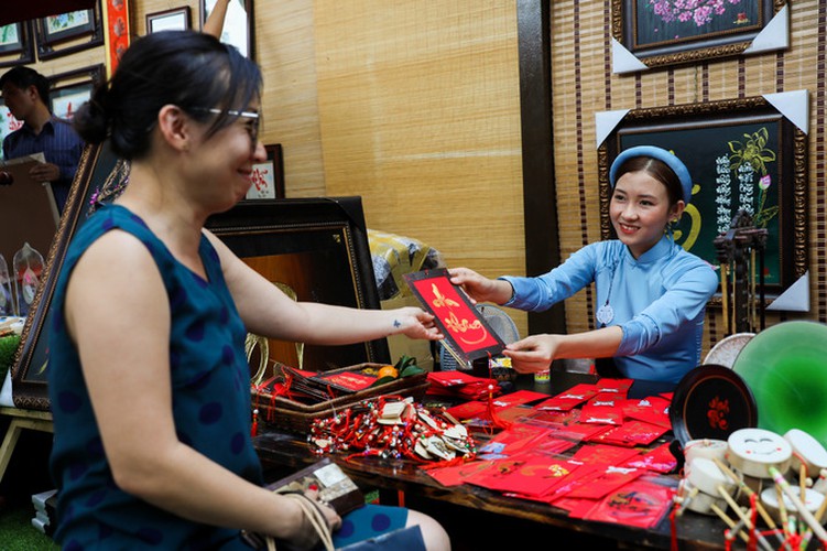 calligraphy street in hcm city opens in countdown to tet hinh 3