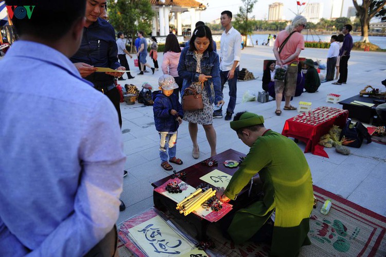 traditional customs on show as hue hosts tet festival hinh 3