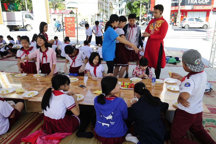 traditional customs on show as hue hosts tet festival hinh 4