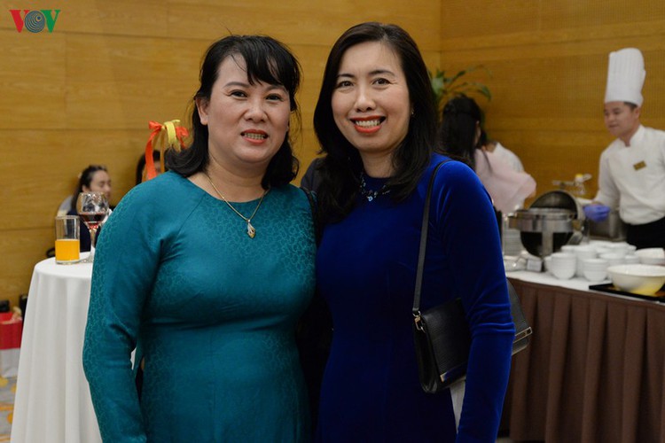 diplomatic representatives hosted by deputy pm at new year banquet hinh 22