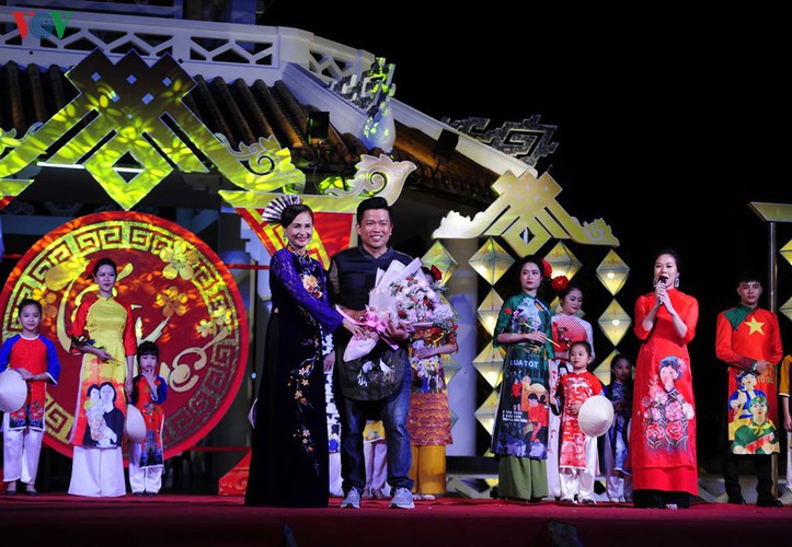 stunning ao dai go on show at tet hue festival 2020 hinh 1