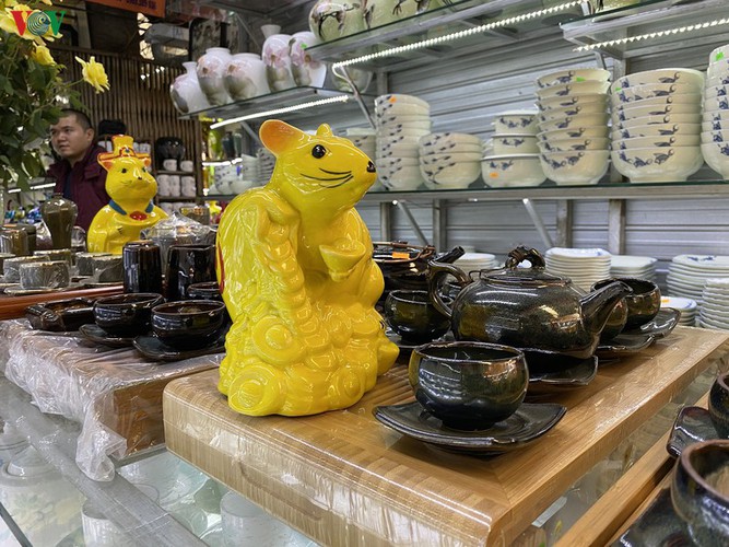mice-shaped ceramic products go on sale in bat trang village hinh 1