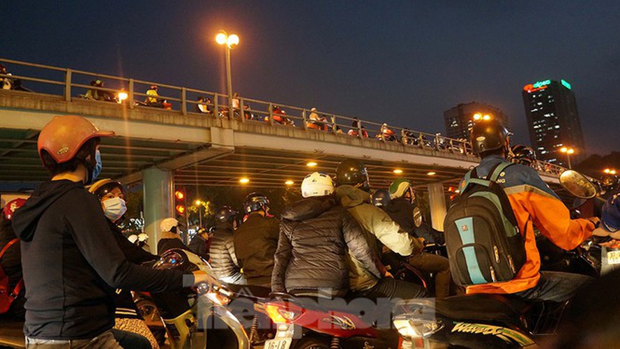 commuters in hanoi poised to face annual tet gridlock hinh 10